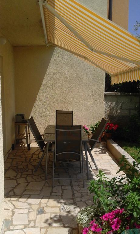 Apartment Laura Porec Exterior photo