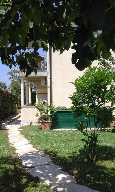 Apartment Laura Porec Exterior photo